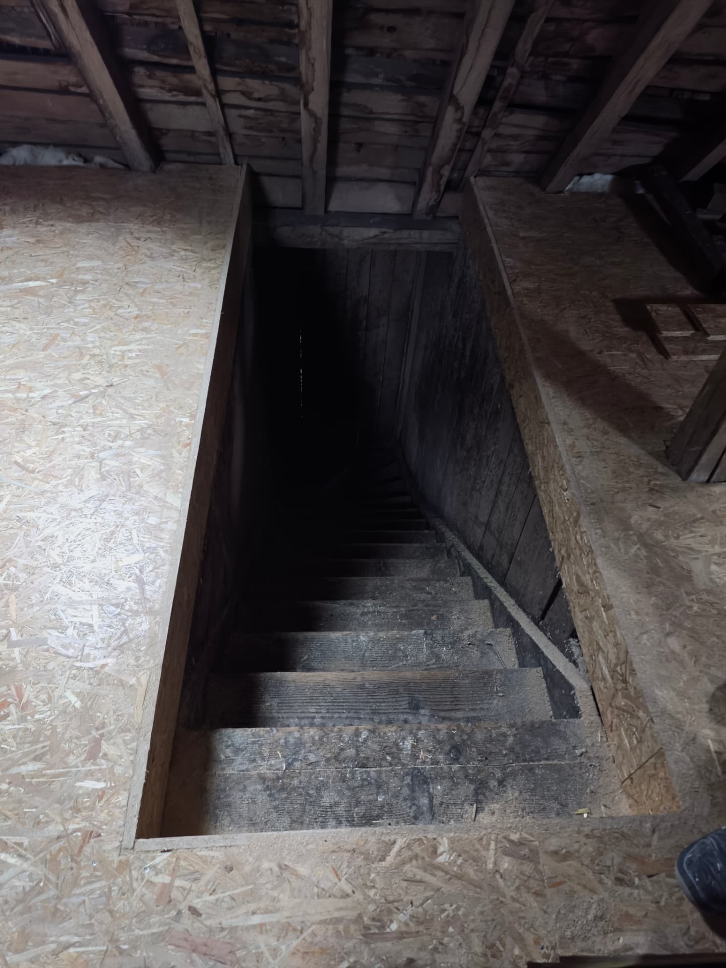 Trappe d'accès combles avec plancher — chantier Eco Renov 67 à Bas-Rhin